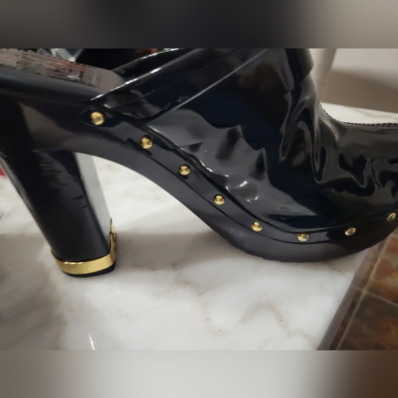 Tory Burch - Picture 6 of 9